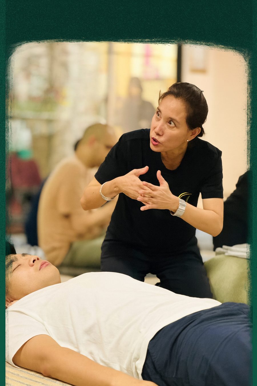 Pearl teaching a live workshop session